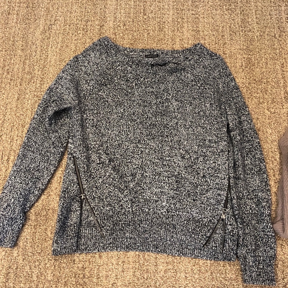 Express sweater size M